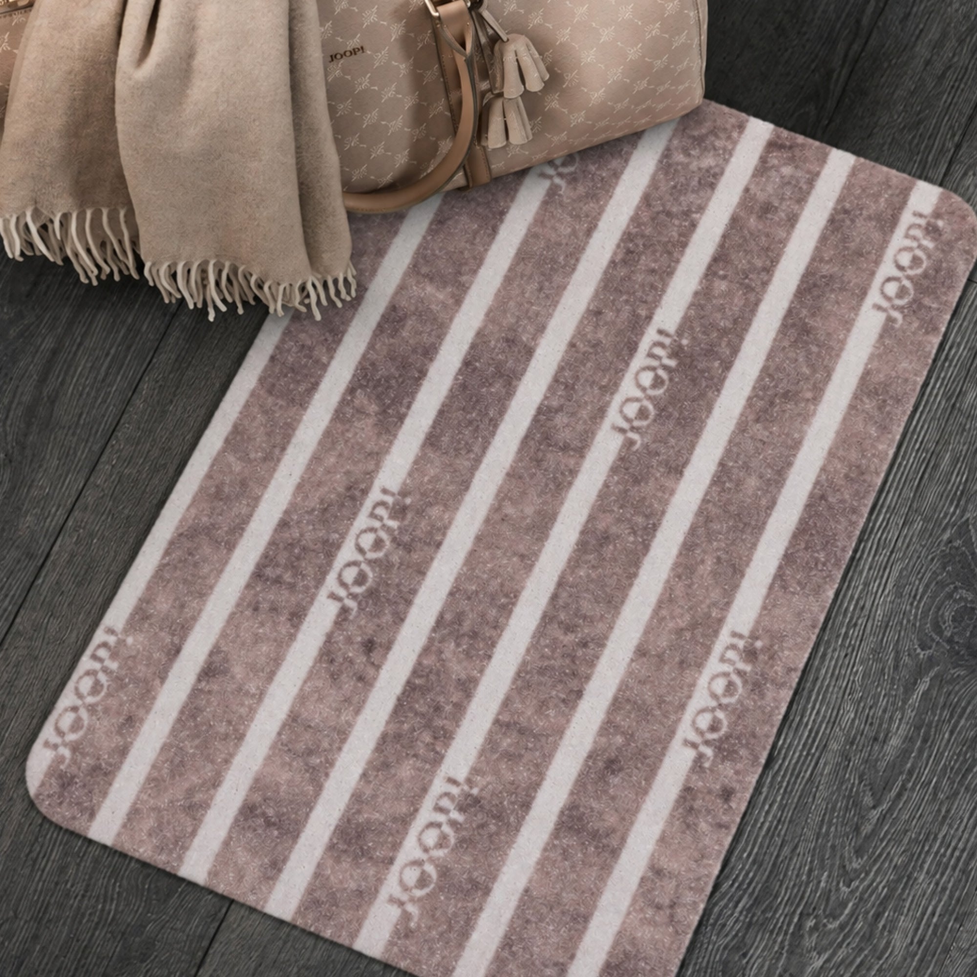 JOOP! WELCOME MATS Logo Stripes - robust & komfortabel