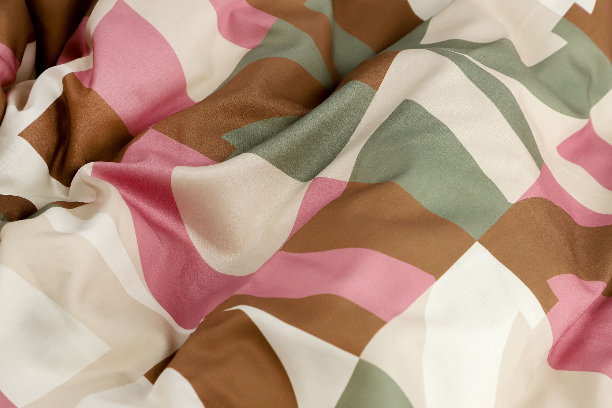 AIGNER Satin Bettwäsche mit Buchstaben Muster – Baumwolle, Reißverschluss