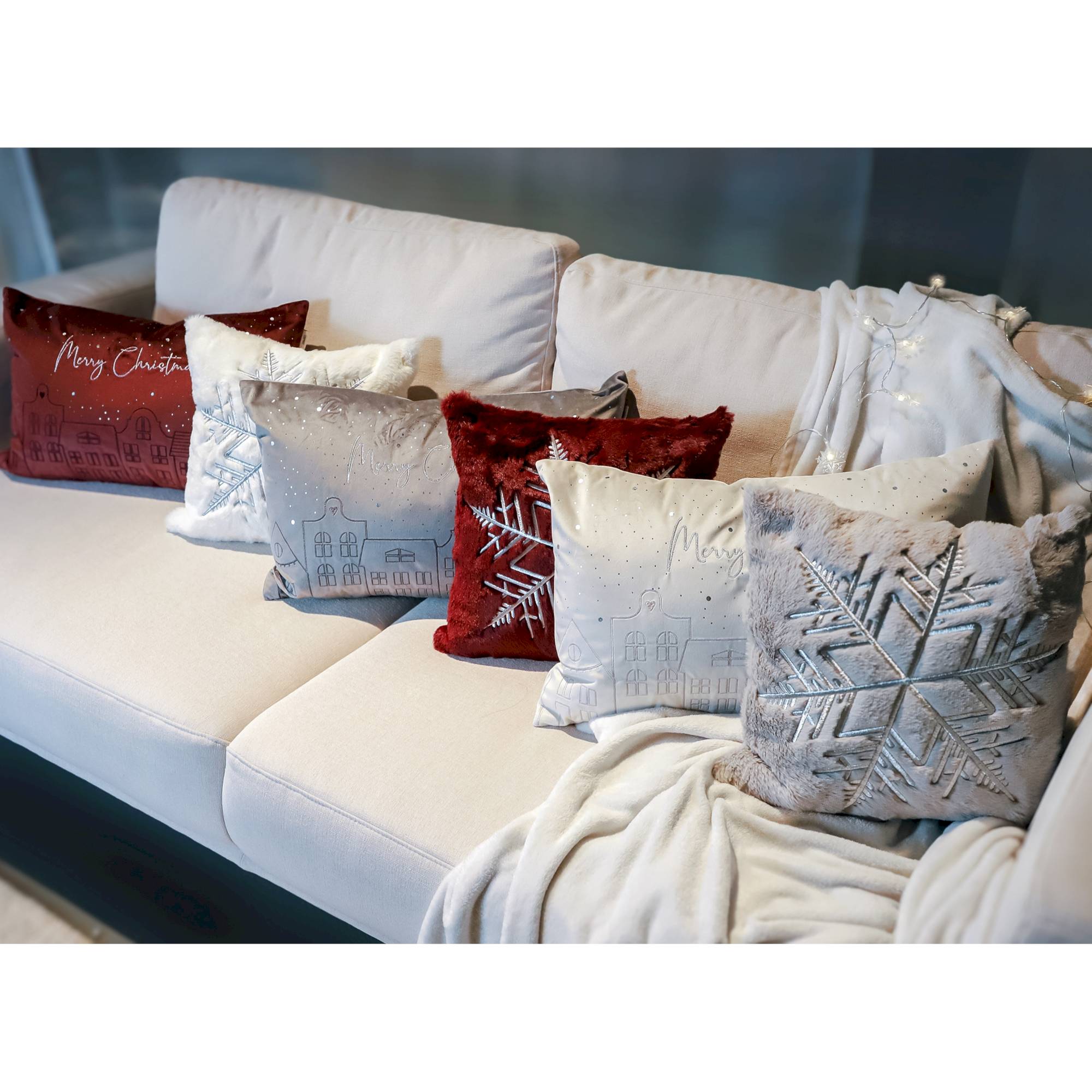 2er Set Kissenhüllen – Häuser 40x60 cm & Schneeflocke 38x38 cm – Gestickt, Winter Design