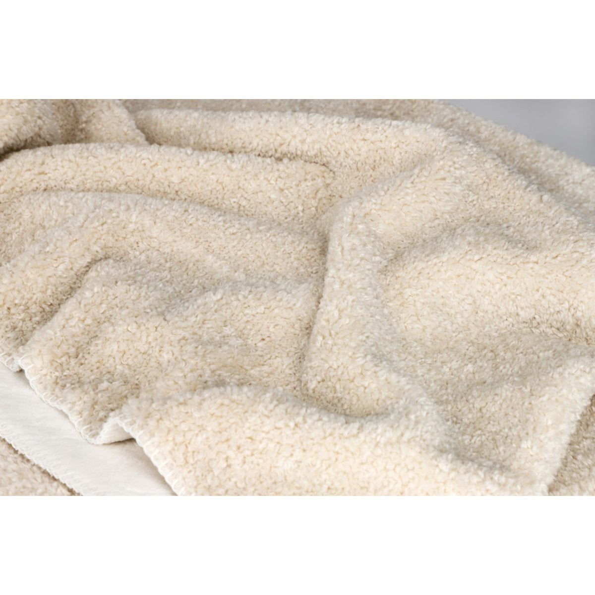 JOOP! Kuscheldecke CURLY 140x200 cm – Teddy & Fleece, Kornblume