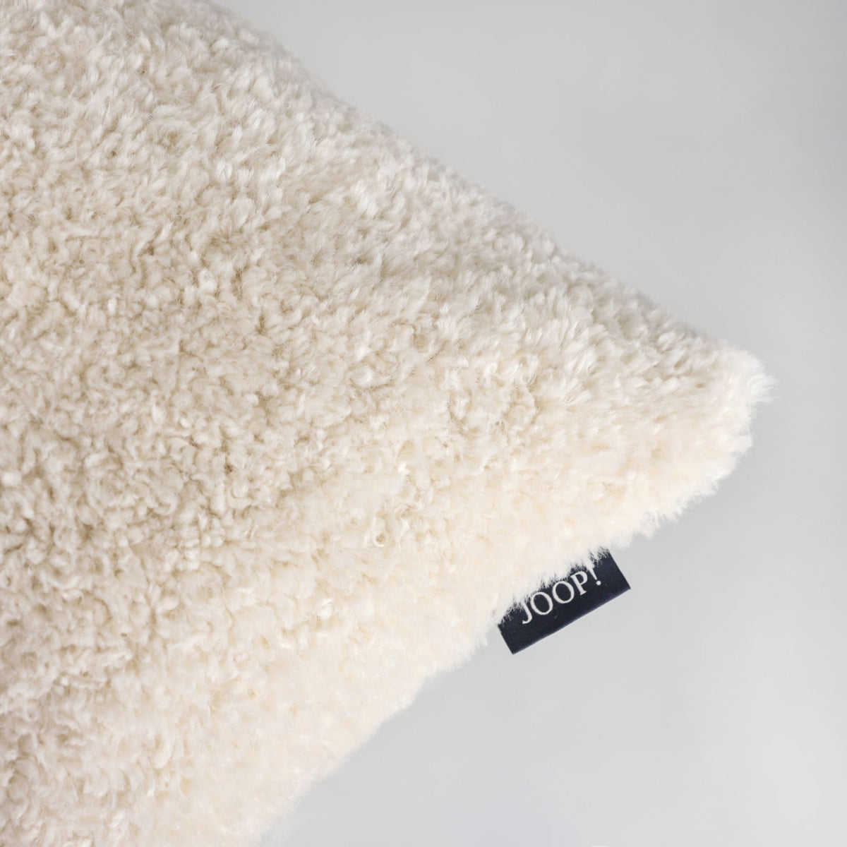 JOOP! Kissenhülle CURLY 50x50 cm – Teddy & Fleece