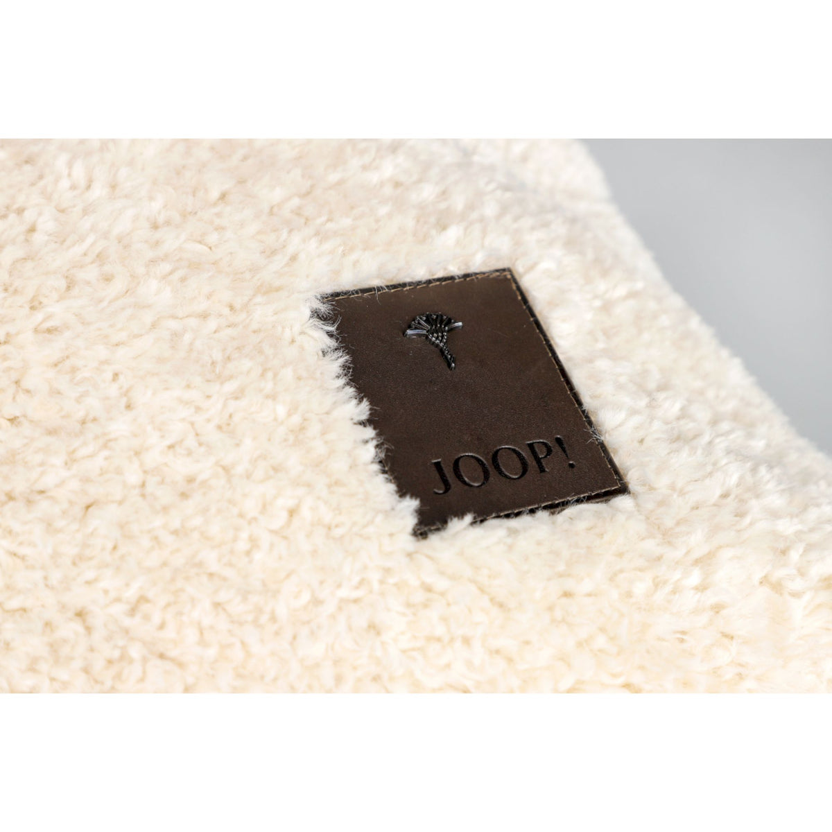 JOOP! Kissenhülle CURLY 50x50 cm – Teddy & Fleece