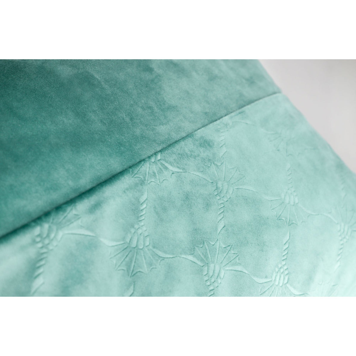JOOP! Kissenhülle Soft Cornflower Micro-Velvet mit Kornblumen-Prägung