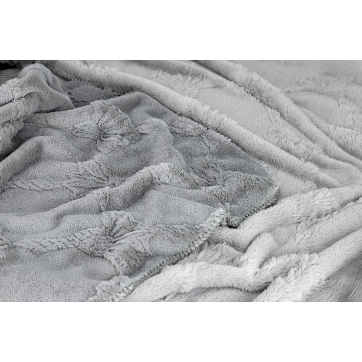 JOOP! Kuscheldecke SUBLIME Fleece – Kornblume, 150x200 & 200x240 cm