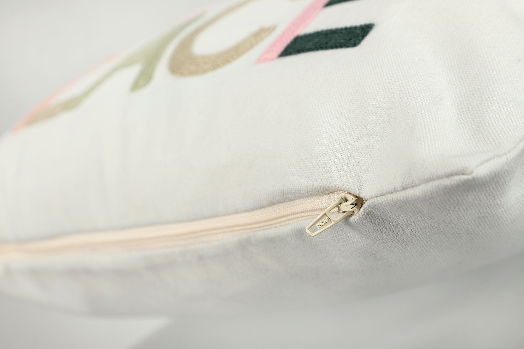 Tom Tailor Zierkissenhülle gewebt – Fröhliche Sommermotive, Streifen & maritime Prints, dekorative Stickereien, pflegeleichter Materialmix