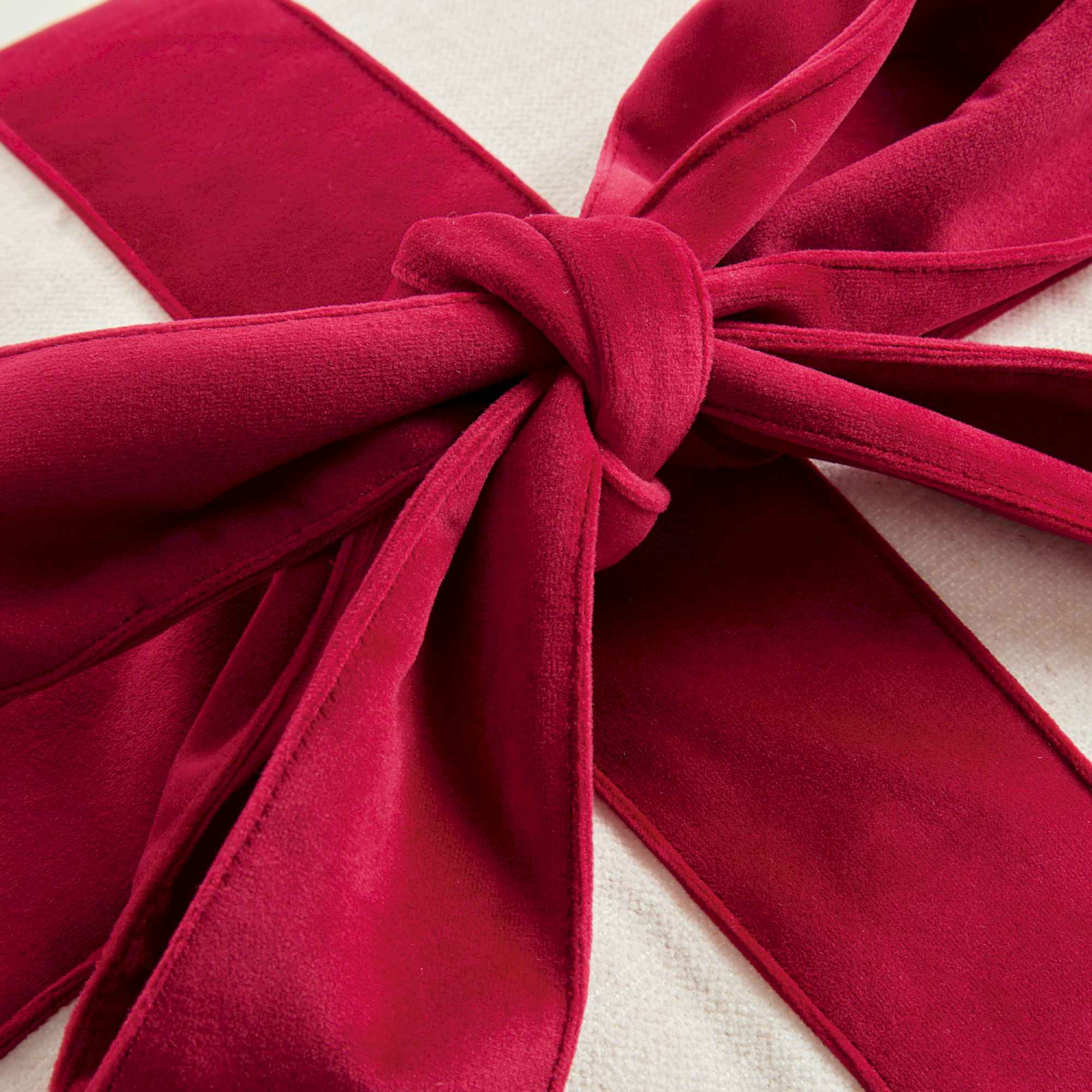 TOM TAILOR Weihnachtskissenhüllen – festlich, weich & stilvoll aus Chenille, Velvet & Strick in verschiedenen Größen