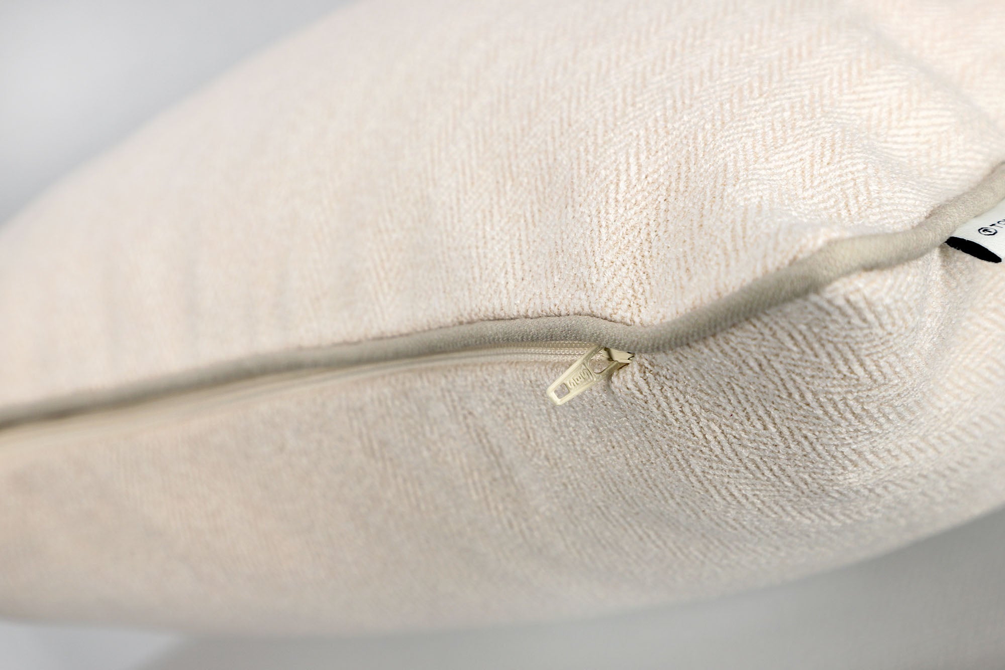 Tom Tailor Zierkissenhülle gewebt – Fröhliche Sommermotive, Streifen & maritime Prints, dekorative Stickereien, pflegeleichter Materialmix