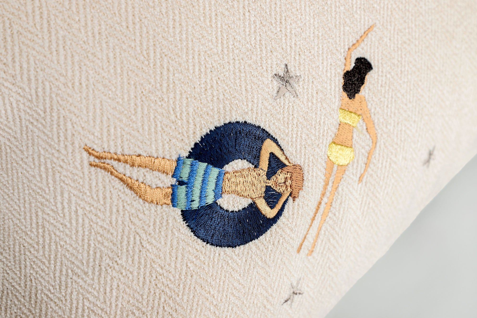 Tom Tailor Zierkissenhülle gewebt – Fröhliche Sommermotive, Streifen & maritime Prints, dekorative Stickereien, pflegeleichter Materialmix