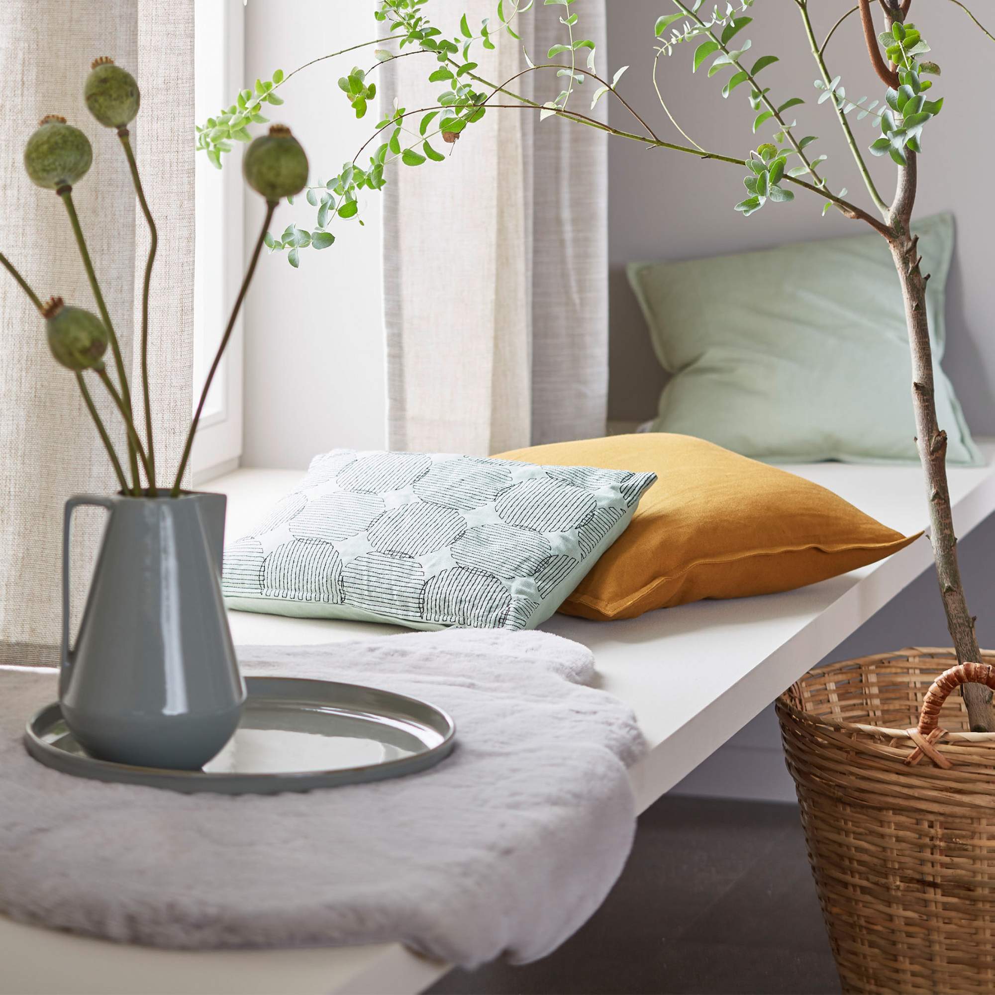 Kunstfellteppich Tender • schaffellform, rund oder als Teppich • 100% Polyester