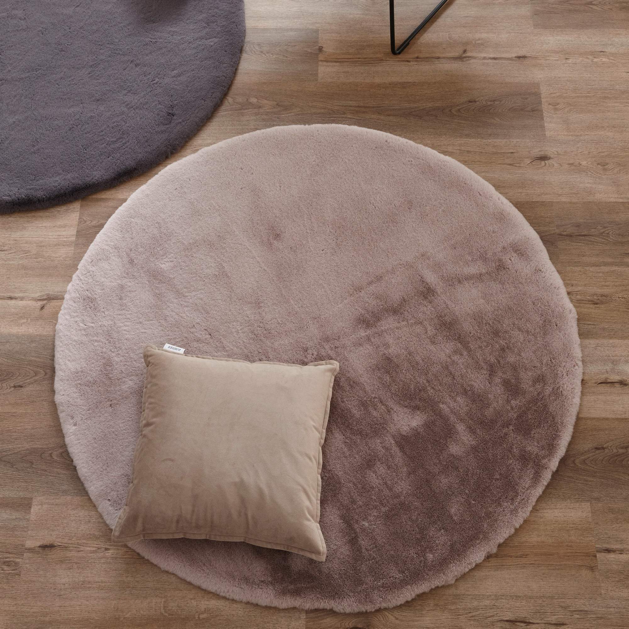 Kunstfellteppich Tender • schaffellform, rund oder als Teppich • 100% Polyester
