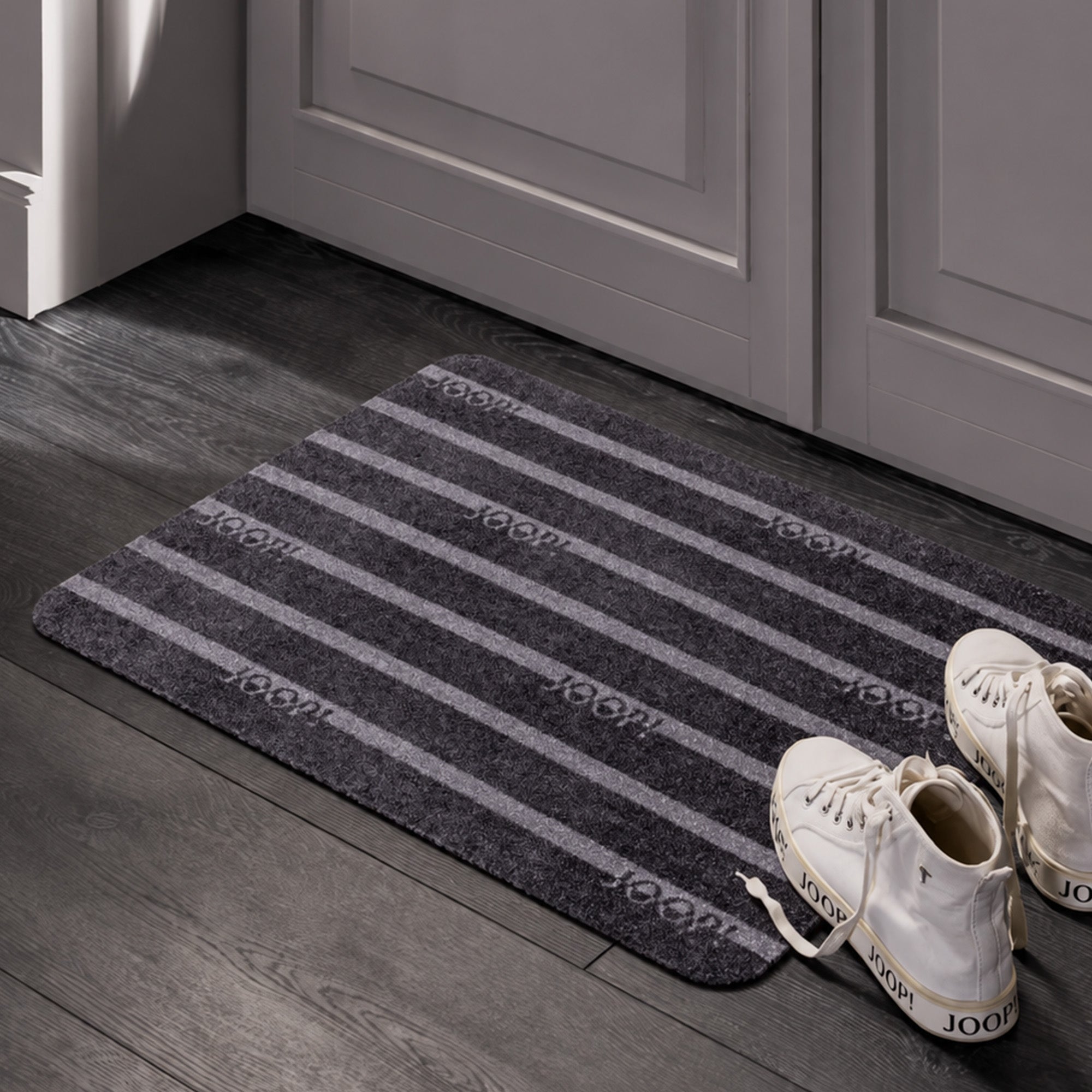 JOOP! WELCOME MATS Logo Stripes - robust & komfortabel