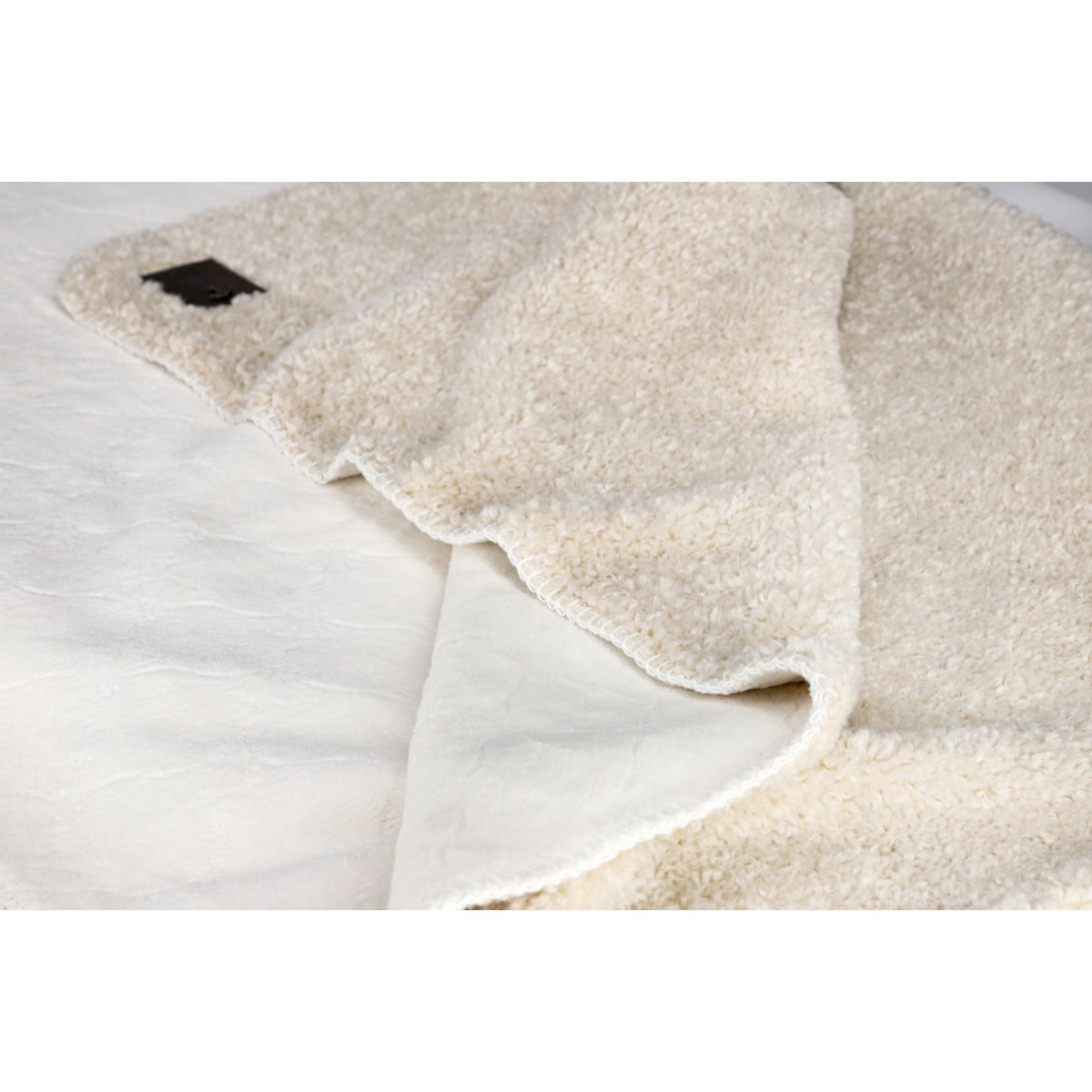 JOOP! Kuscheldecke CURLY 140x200 cm – Teddy & Fleece, Kornblume