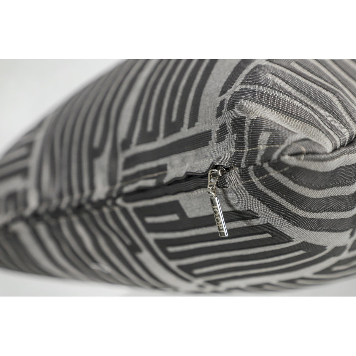 JOOP! Zierkissenhülle – Edles Design mit gewebtem Logo, 100% Polyester