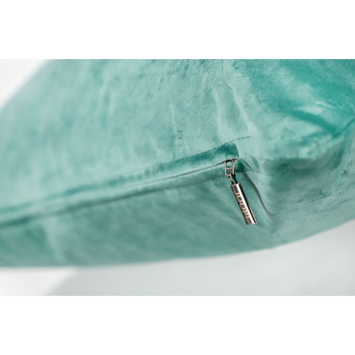 JOOP! Kissenhülle Soft Cornflower Micro-Velvet mit Kornblumen-Prägung