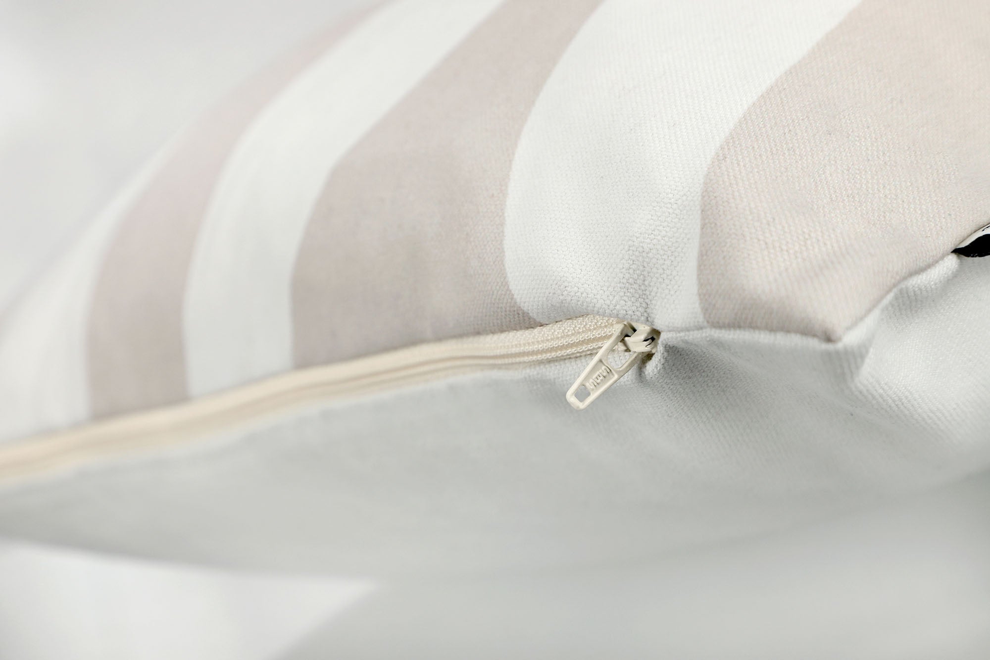 Tom Tailor Zierkissenhülle gewebt – Fröhliche Sommermotive, Streifen & maritime Prints, dekorative Stickereien, pflegeleichter Materialmix