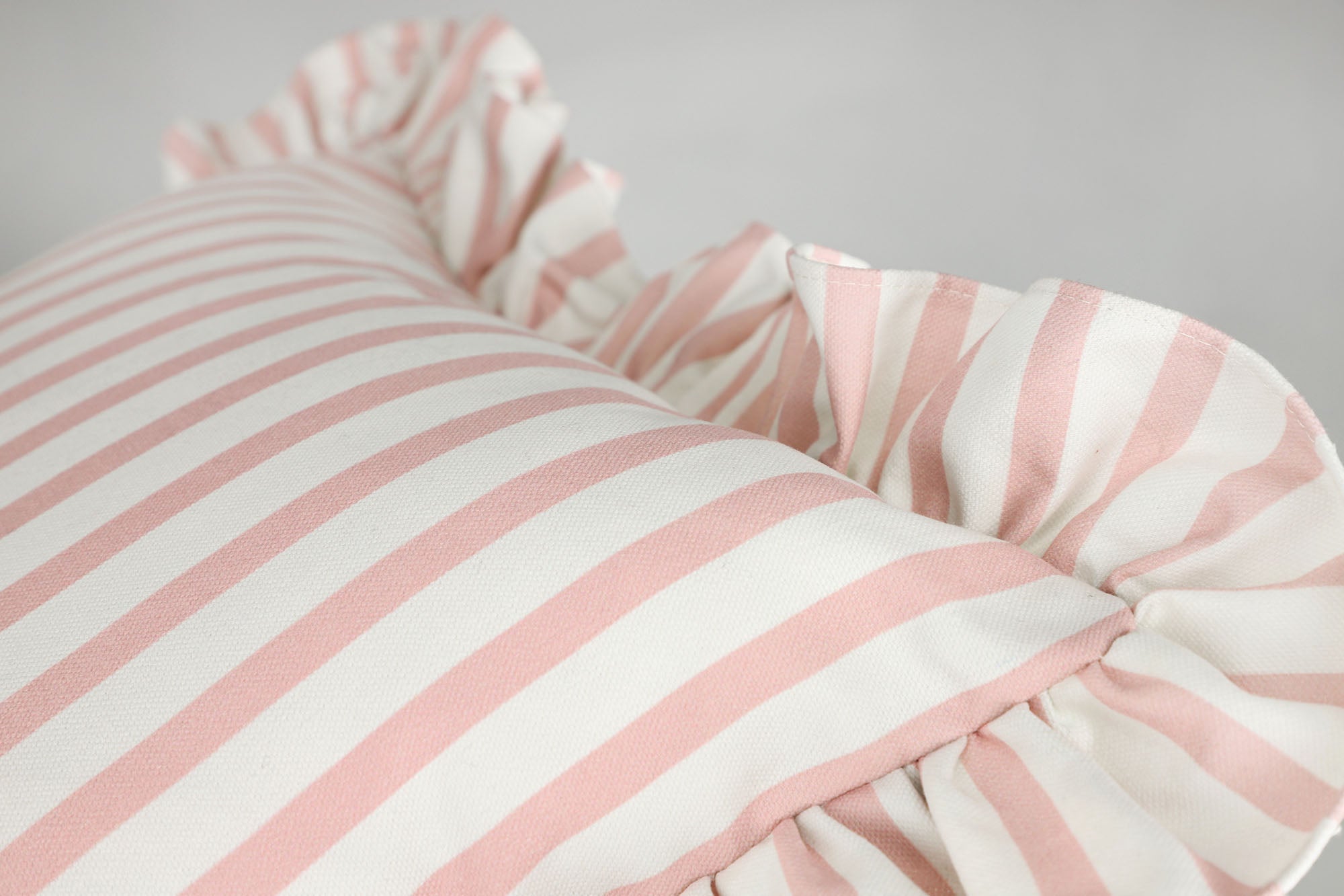 Tom Tailor Zierkissenhülle gewebt – Fröhliche Sommermotive, Streifen & maritime Prints, dekorative Stickereien, pflegeleichter Materialmix