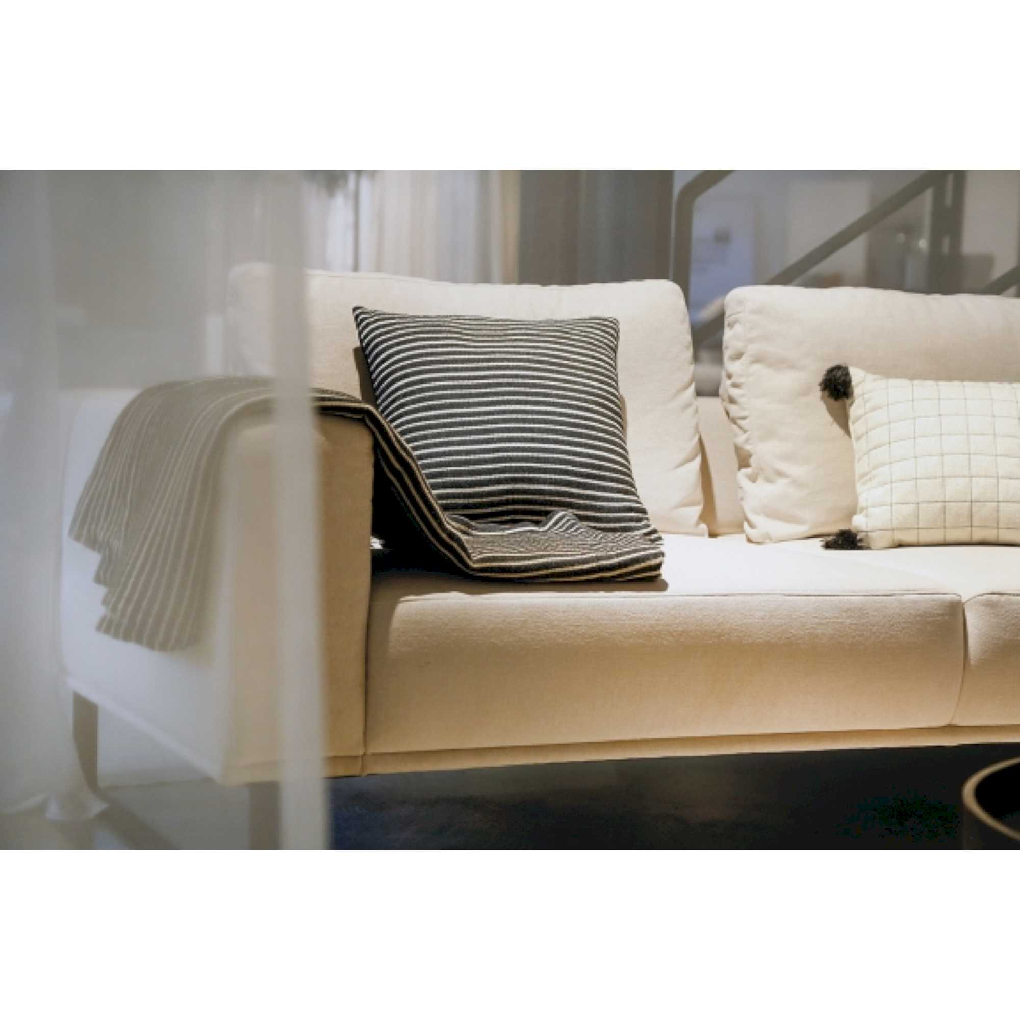 Kissenhülle Line mit Streifen in Samtoptik 45 x 45 cm - WohnDirect.com - Heimtextilien für stilvolles Wohnambiente