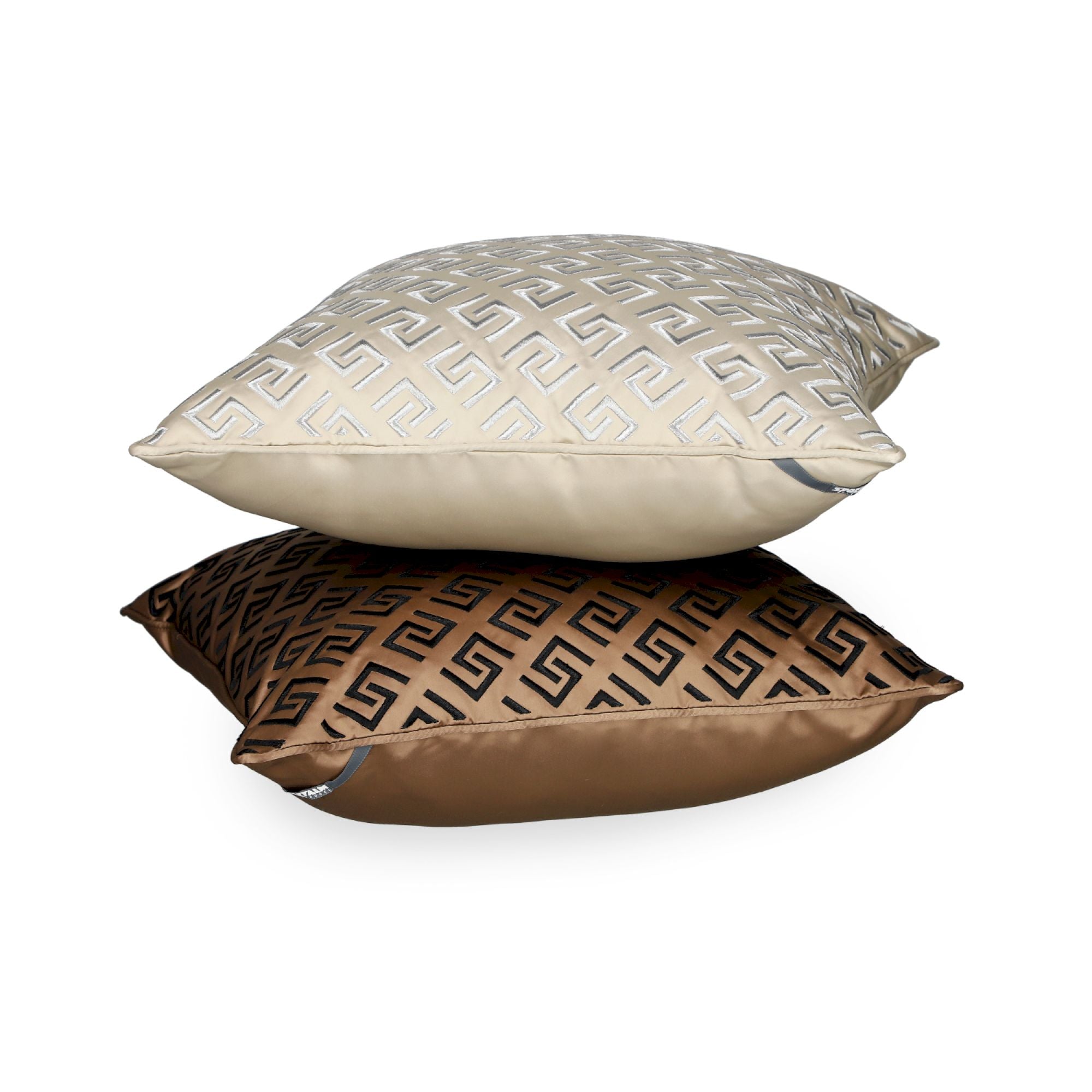 Sportalm Zierkissenhülle 45x45 cm mit grafischer Stickerei – modernes Satin-Design in Beige/Braun