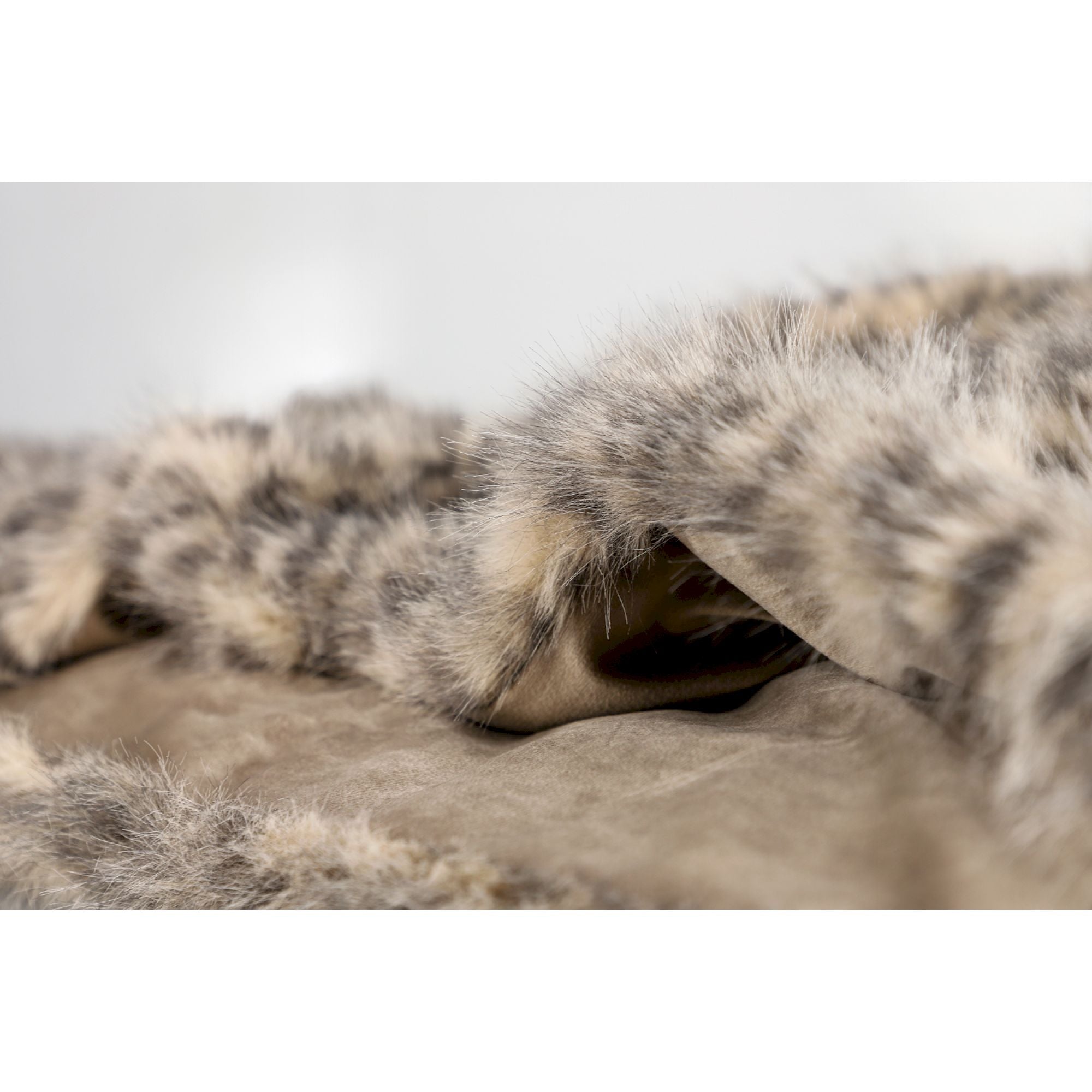 Luxus Wohndecke mit Leopardenmuster von Sportalm – weich, stilvoll & waschbar, 130x170cm